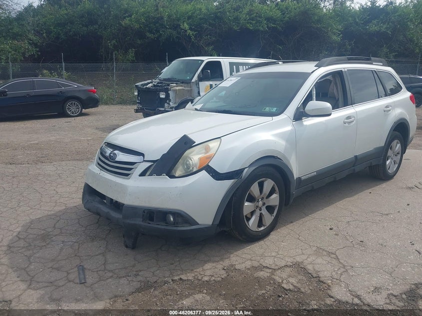 2011 SUBARU OUTBACK auction photo 2