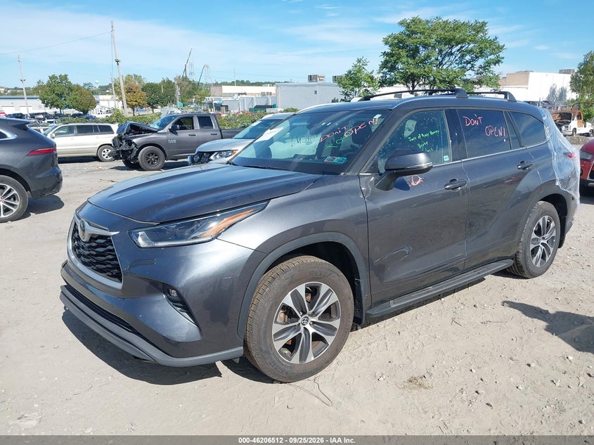2021 Toyota Highlander, Правий зад, IAAI, VIN 5TDGZRBH0MS554606 — фото 2