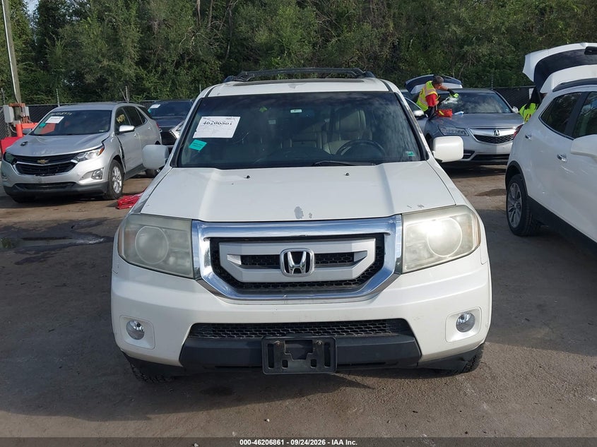 2011 HONDA PILOT TOURING · Photo 12