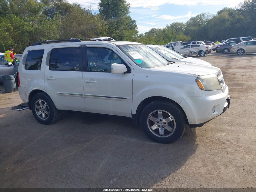 2011 HONDA PILOT TOURING · Photo 13