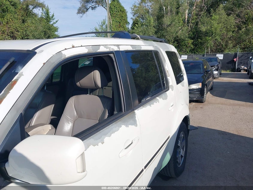 2011 HONDA PILOT TOURING · Photo 19