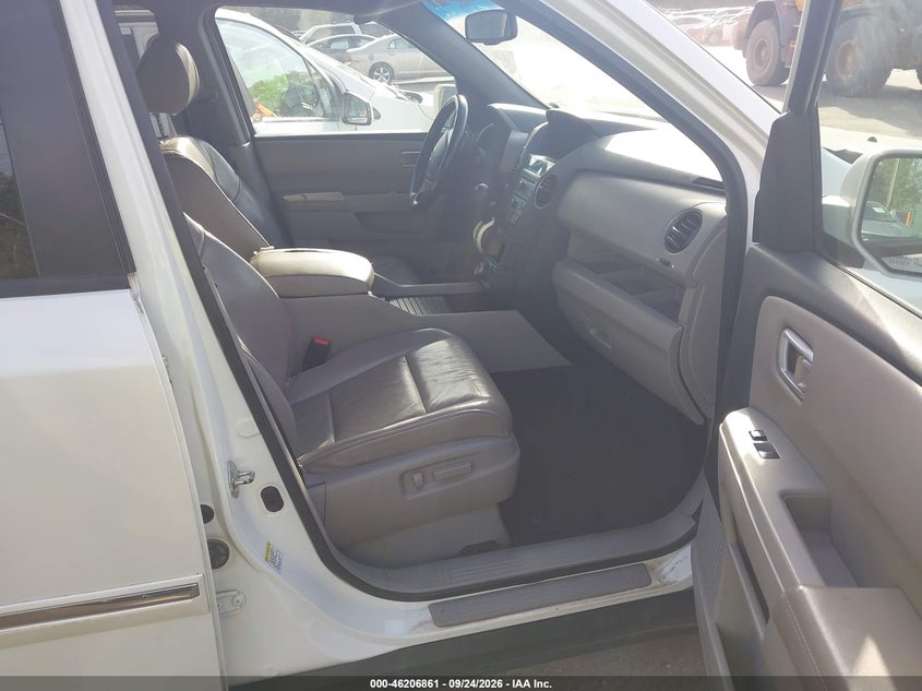 2011 HONDA PILOT TOURING · Photo 5