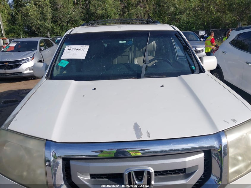 2011 HONDA PILOT TOURING · Photo 6