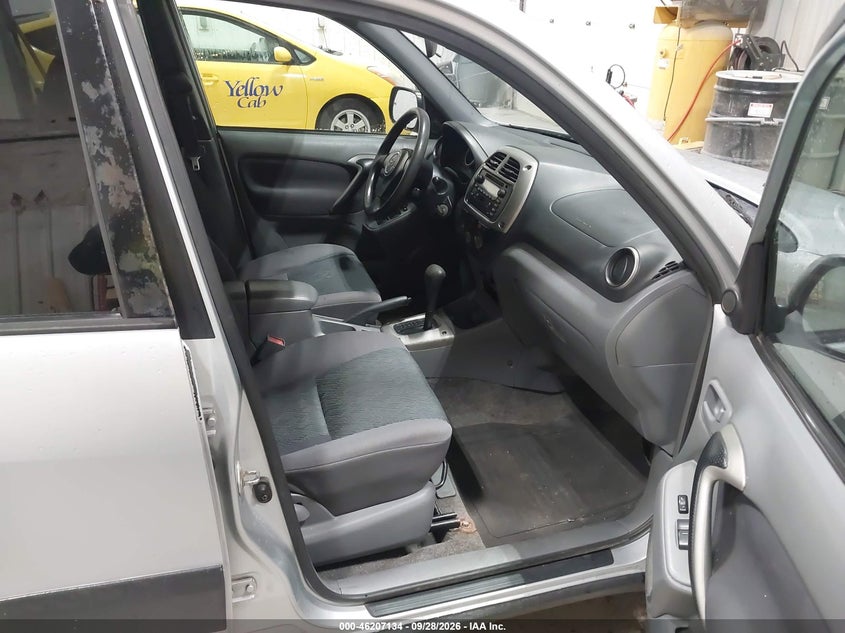 2001 TOYOTA RAV4 auction photo 5