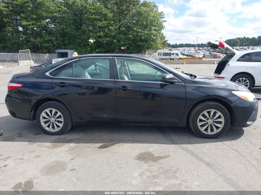 TOYOTA CAMRY - zdjęcie 14