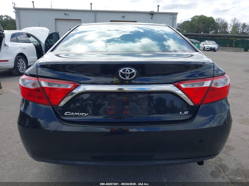TOYOTA CAMRY - zdjęcie 17