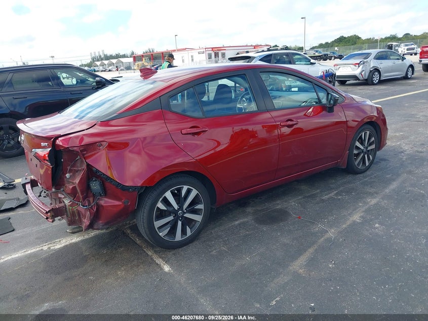 2021 NISSAN VERSA SR XTRONIC CVT · Photo 4