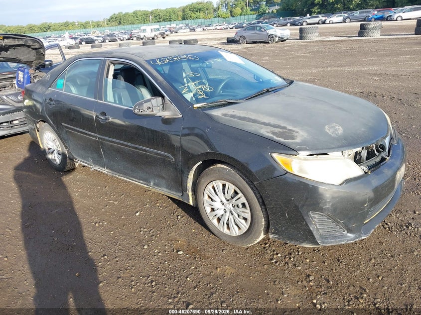 2014 TOYOTA CAMRY LE