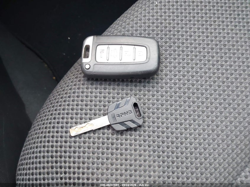 2011 HYUNDAI SONATA SE · Фото 11