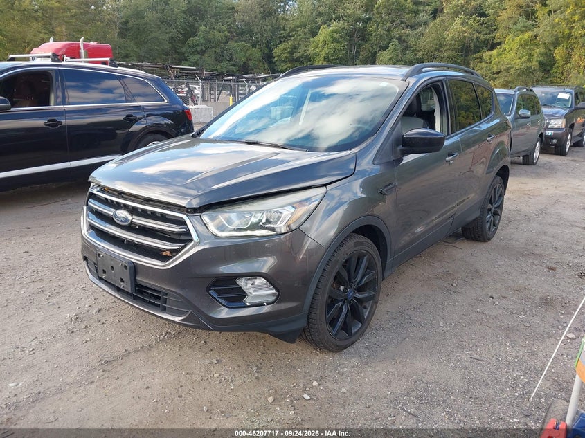 Vin: 1fmcu9gd7hua56760, lot: 46707629, ford escape se 20172