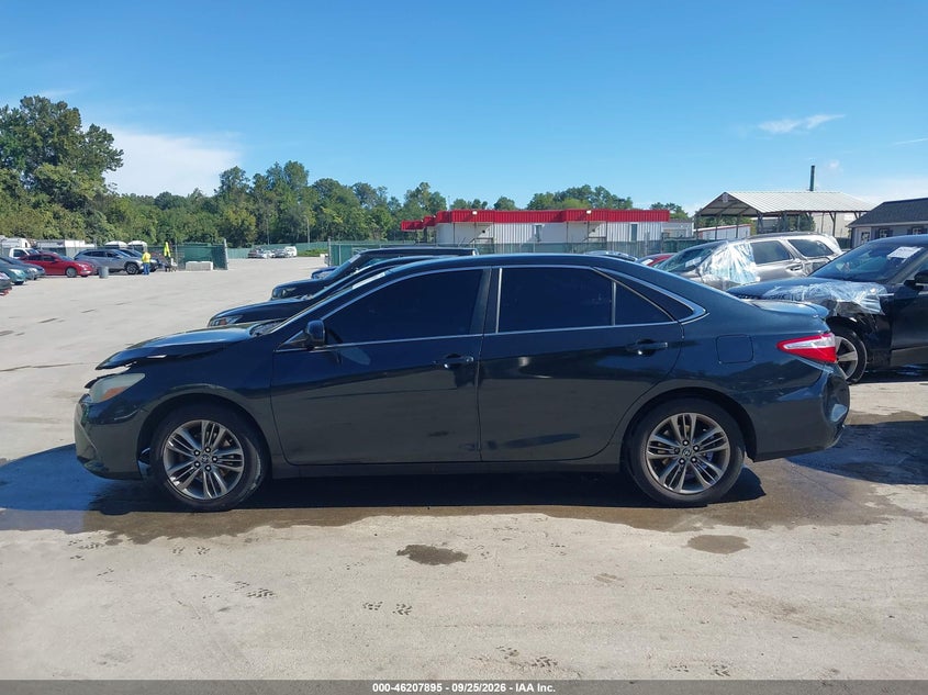 TOYOTA CAMRY - zdjęcie 14