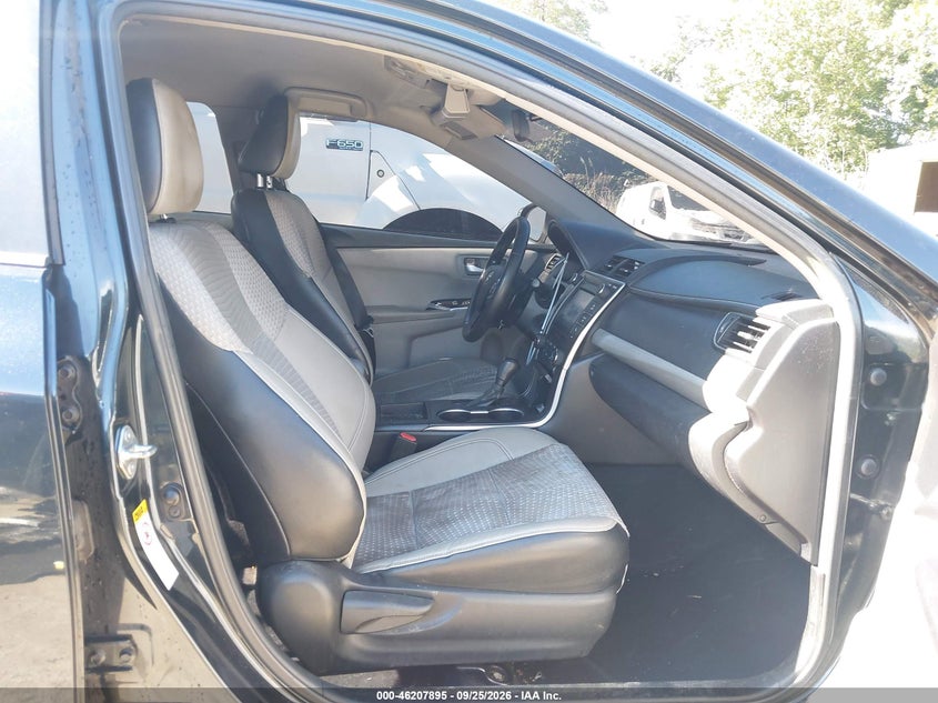 TOYOTA CAMRY - zdjęcie 5