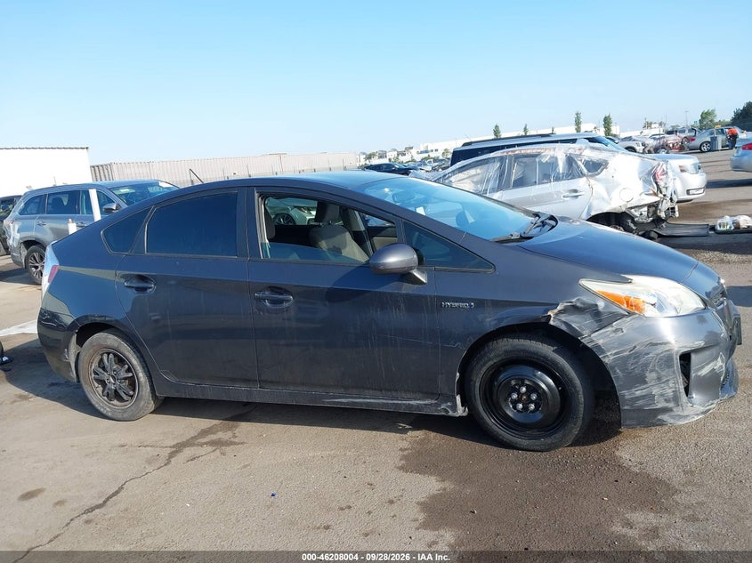 TOYOTA PRIUS - zdjęcie 14