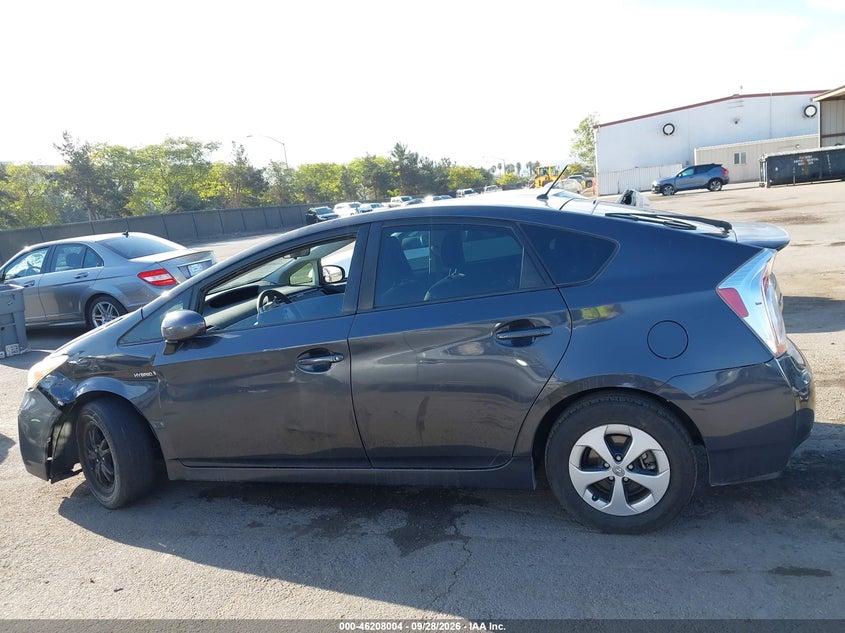 TOYOTA PRIUS - zdjęcie 15