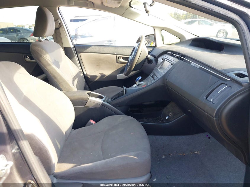 TOYOTA PRIUS - zdjęcie 5