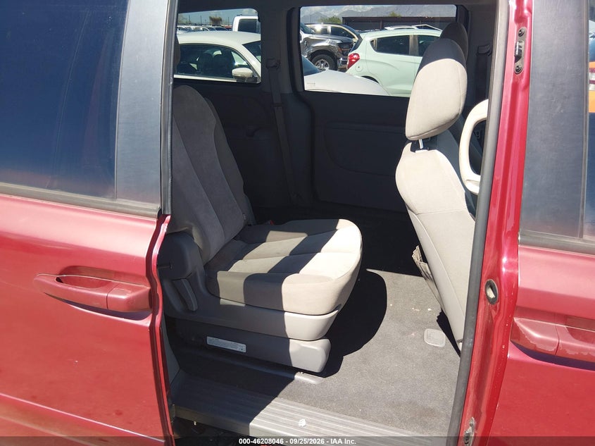 2014 KIA SEDONA auction photo 8