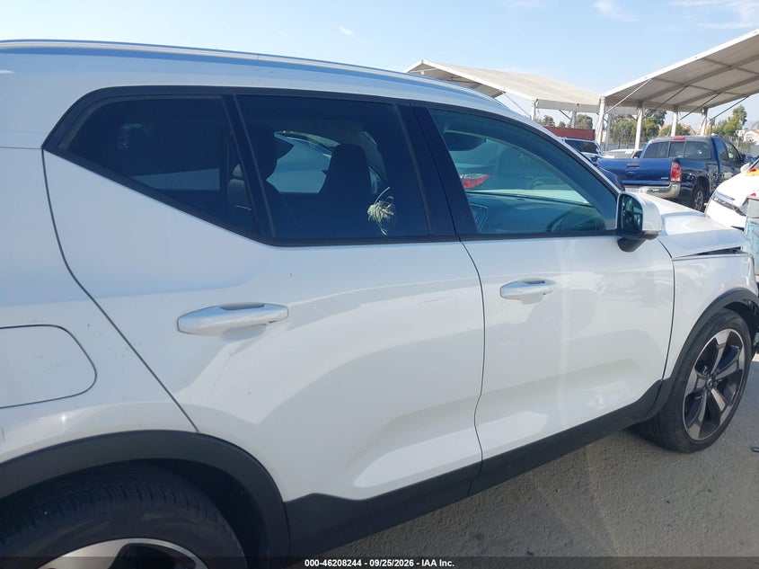 VOLVO XC40 2020 VIN YV4162UK9L2253639