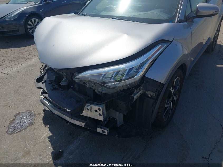TOYOTA C-HR - zdjęcie 14
