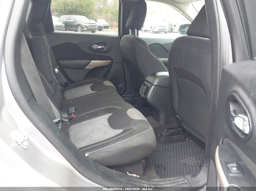 2018 JEEP CHEROKEE LATITUDE 4X4 · Фото 8
