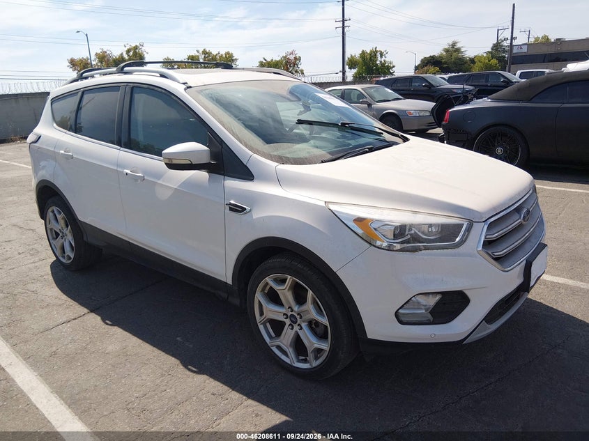 Vin: 1fmcu9jd0hue32143, lot: 46708523, ford escape titanium 2017 img_1