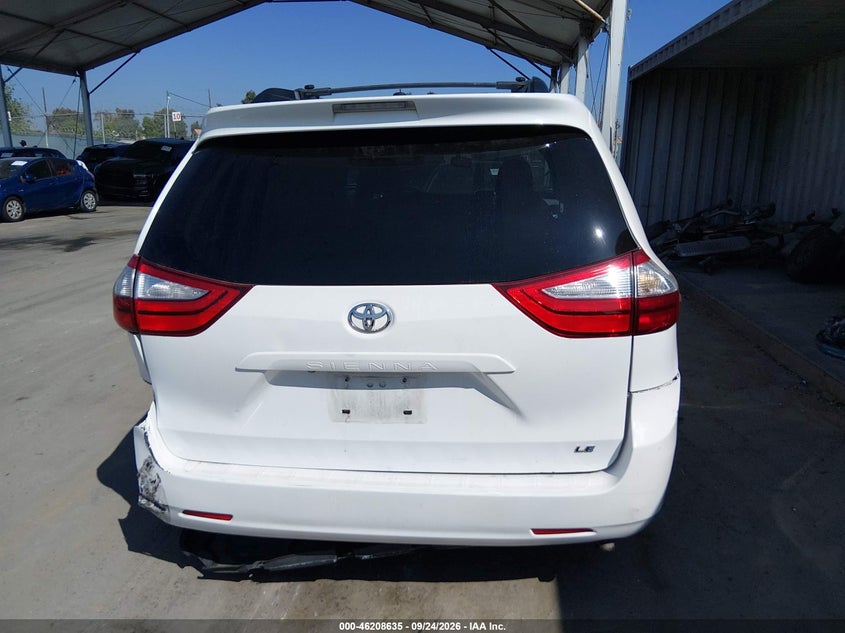 TOYOTA SIENNA - zdjęcie 16