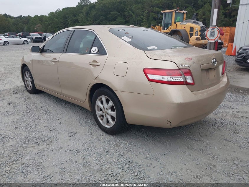 Фото 3 - TOYOTA CAMRY