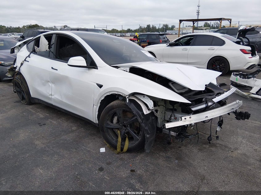 2026 TESLA MODEL Y PREMIUM REAR-WHEEL DRIVE/REAR-WHEEL DRIVE