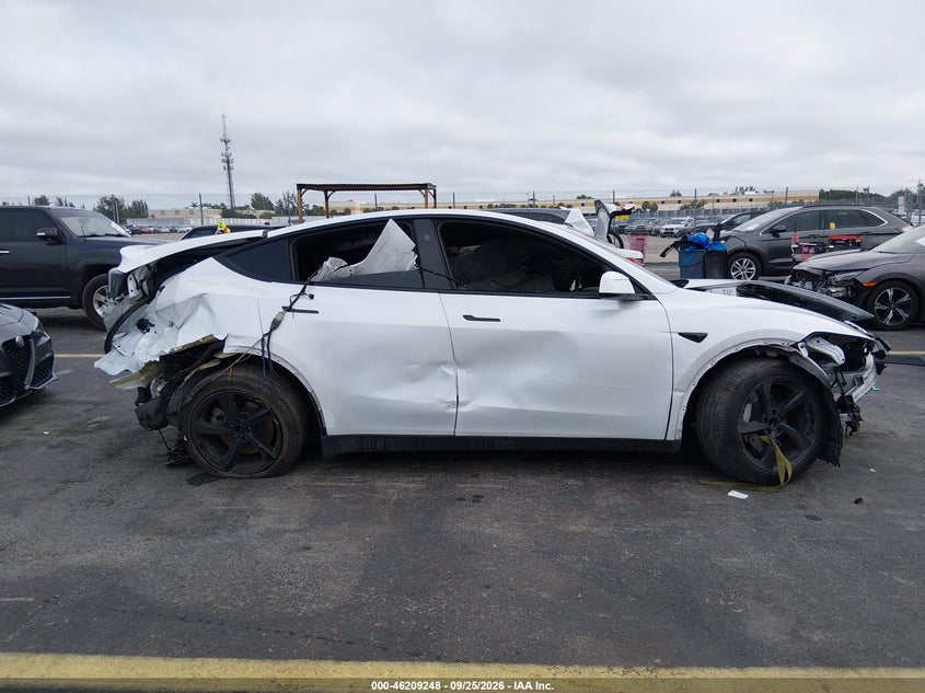2026 TESLA MODEL Y PREMIUM REAR-WHEEL DRIVE/REAR-WHEEL DRIVE · Photo 12