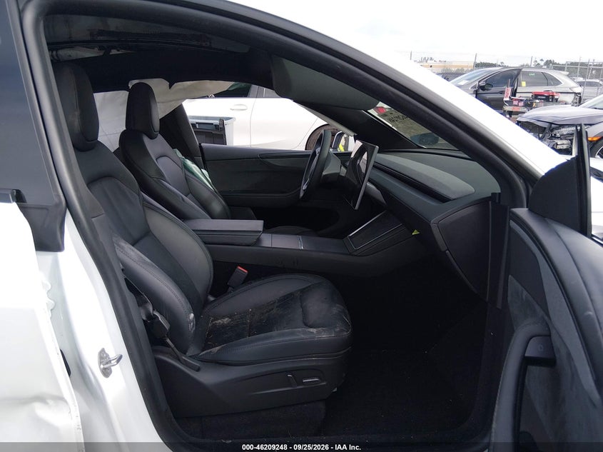 2026 TESLA MODEL Y PREMIUM REAR-WHEEL DRIVE/REAR-WHEEL DRIVE · Photo 5