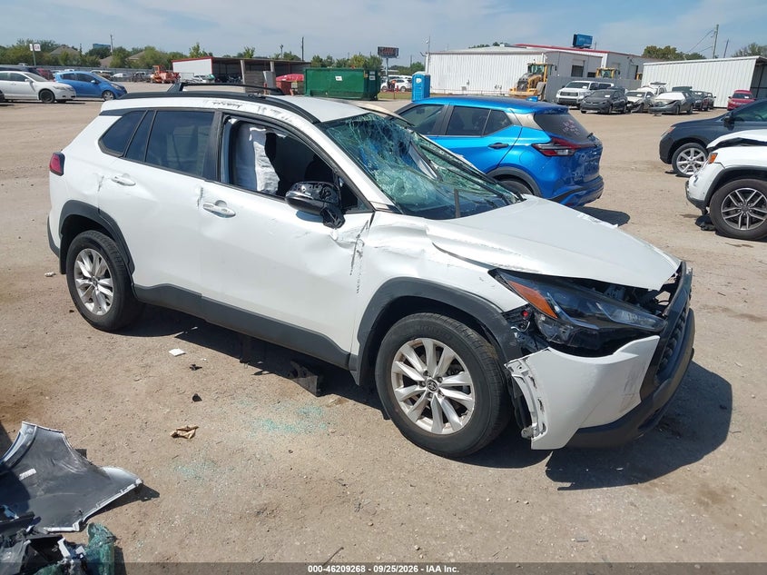 2024 TOYOTA COROLLA CROSS LE
