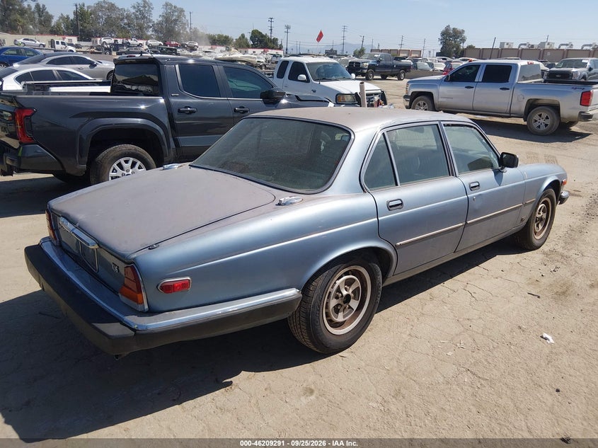 Фото 4 - JAGUAR XJ6