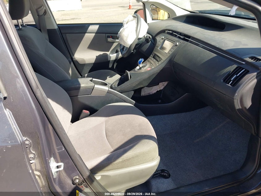 TOYOTA PRIUS - zdjęcie 5