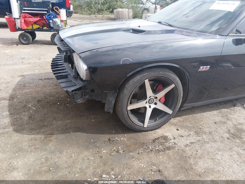 2012 DODGE CHALLENGER SRT8 392 · Фото 6