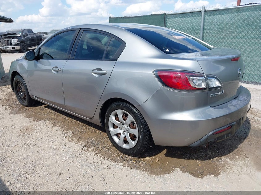 MAZDA MAZDA3 2011 VIN JM1BL1UFXB1468612