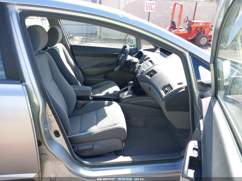 2010 HONDA CIVIC LX · Фото 5