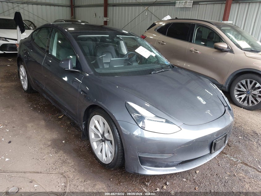 TESLA MODEL 3