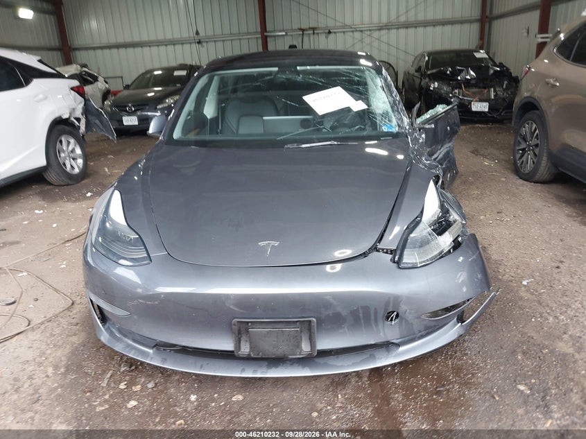 TESLA MODEL 3 - zdjęcie 12