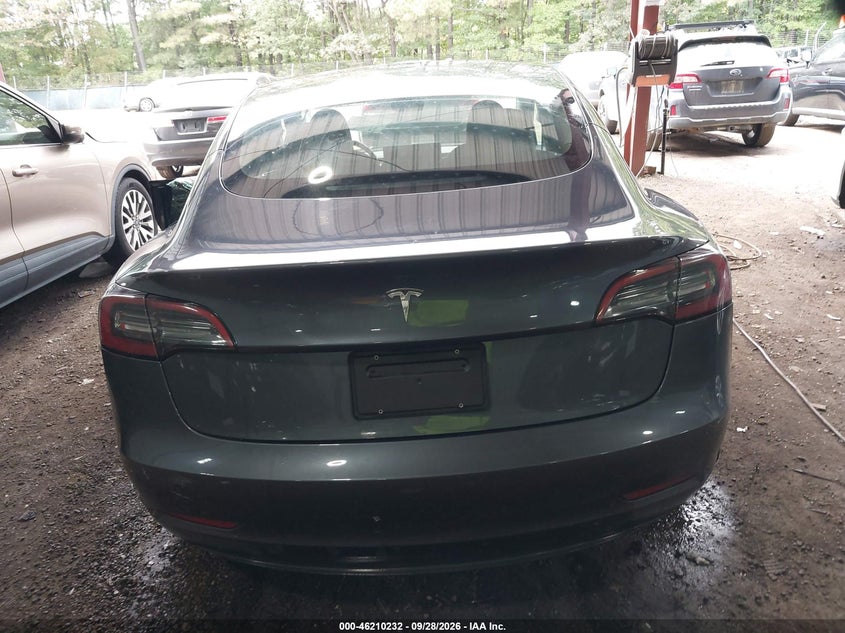 TESLA MODEL 3 - zdjęcie 16