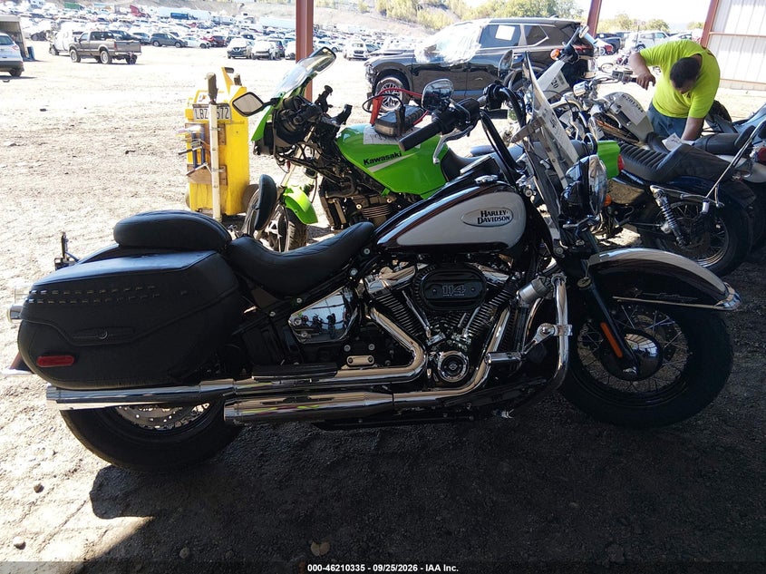 HARLEY-DAVIDSON FLHCS 2021