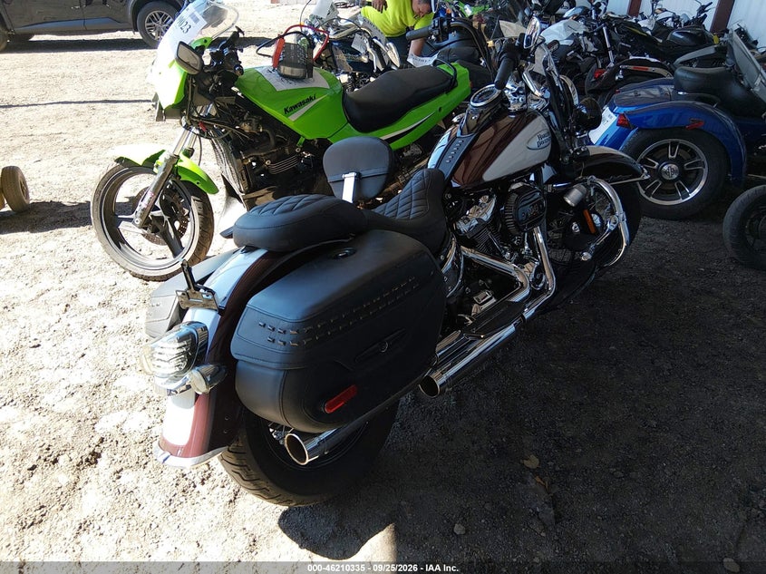 HARLEY-DAVIDSON FLHCS 2021