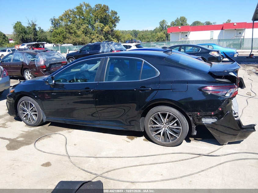 TOYOTA CAMRY - zdjęcie 15