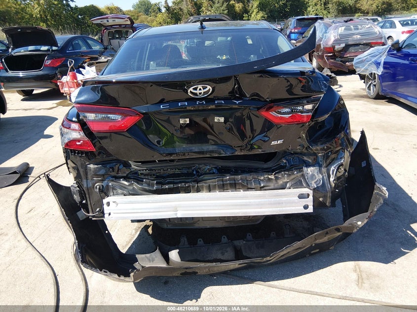TOYOTA CAMRY - zdjęcie 17