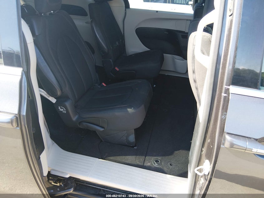 CHRYSLER PACIFICA - zdjęcie 8
