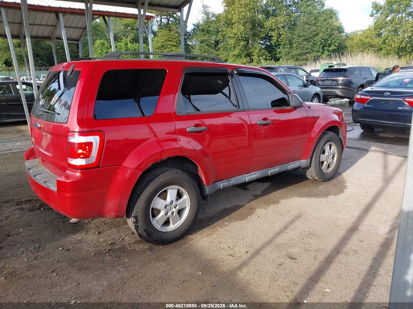 Vin: 1fmcu0d75bkb75002, lot: 46710803, ford escape xlt 20114
