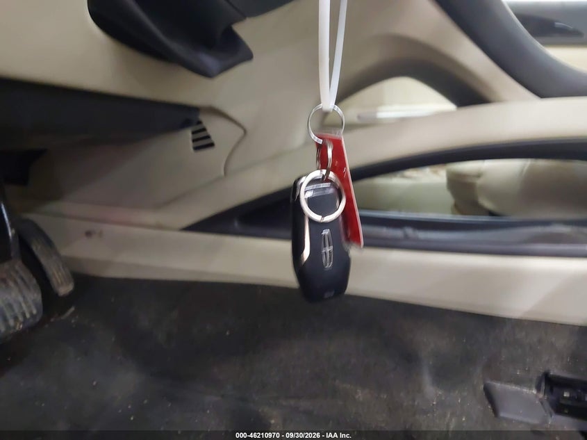 2015 LINCOLN MKZ · Фото 10