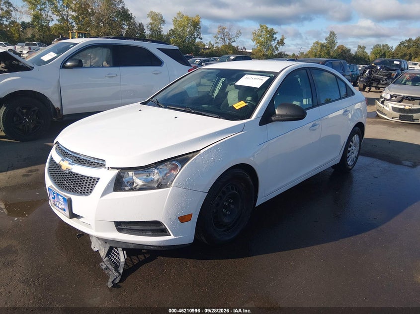2013 Chevrolet Cruze Ls Auto, Front End, IAAI, VIN 1G1PA5SHXD7308939 — photo 2