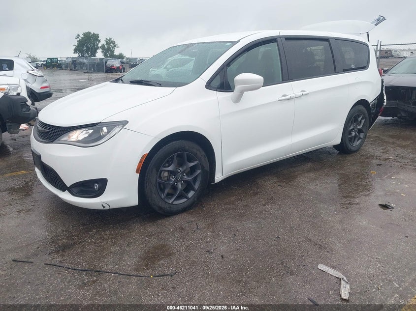 Vin: 2c4rc1fg6lr150018, lot: 46710964, chrysler pacifica touring 20202