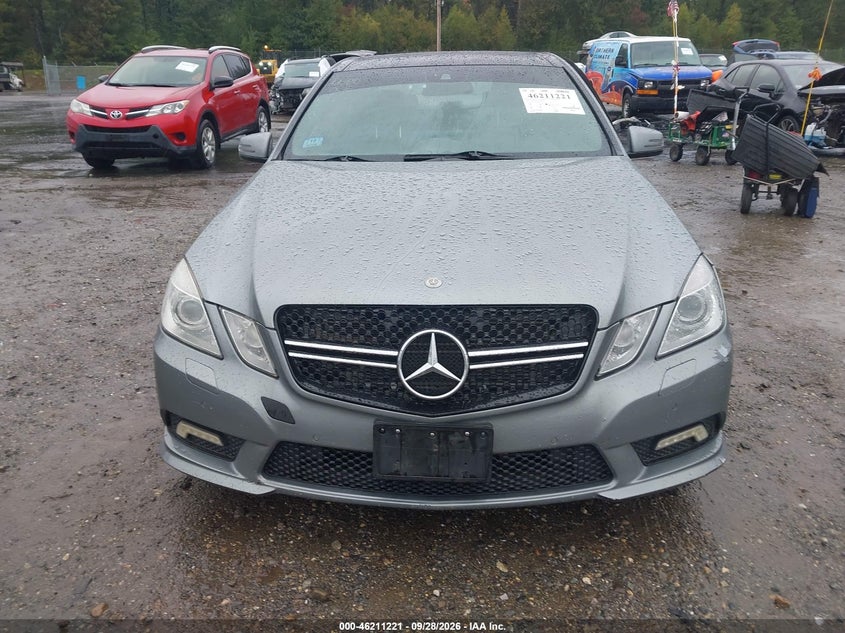 2010 MERCEDES-BENZ E 550 4MATIC · Фото 13