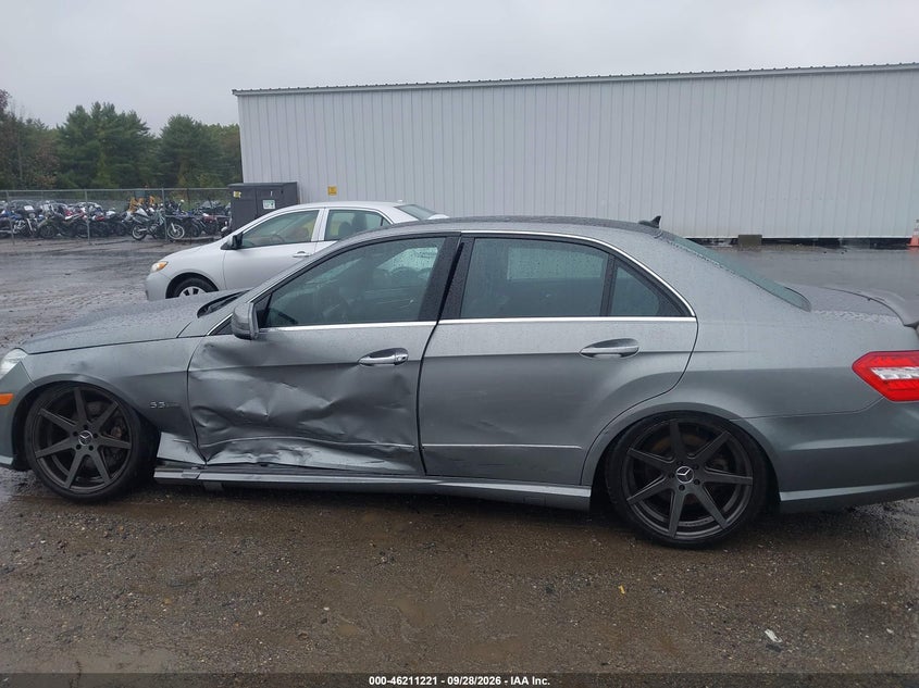 2010 MERCEDES-BENZ E 550 4MATIC · Фото 15