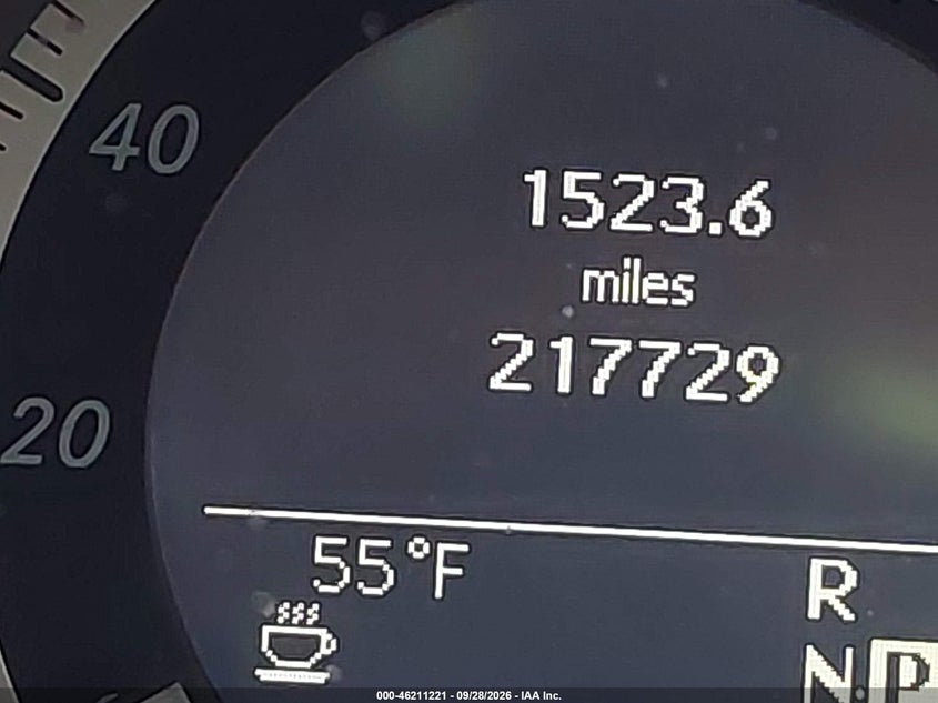 2010 MERCEDES-BENZ E 550 4MATIC · Фото 16